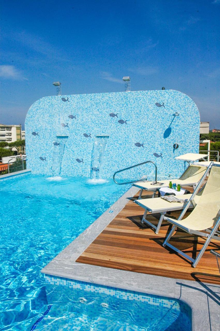 מרינה די פיאטרסנטה Hotel Nuova Sabrina מראה חיצוני תמונה